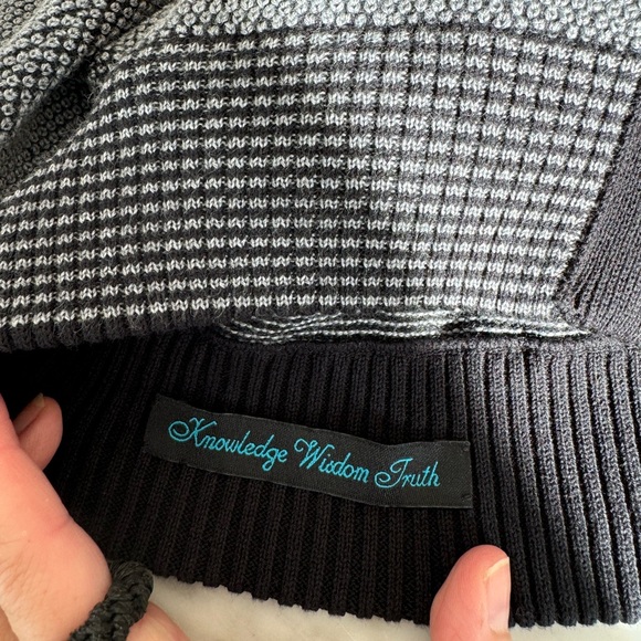 Robert Graham “CONBOY” Classic Fit Black & Gray Sweater Size Medium NEW NWT - Picture 4 of 5